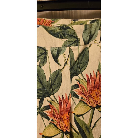 Chicos Womens Pull On White Cropped Floral Pattern‎ Chino Pants 27x23 Size 000 - Picture 4 of 10